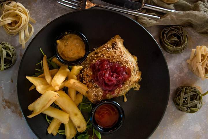 Dining 38 of 50