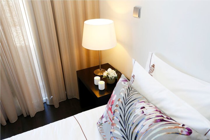 Room 16 of 60
