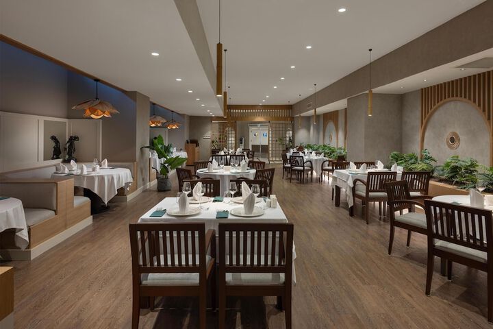 Dining 215 of 341