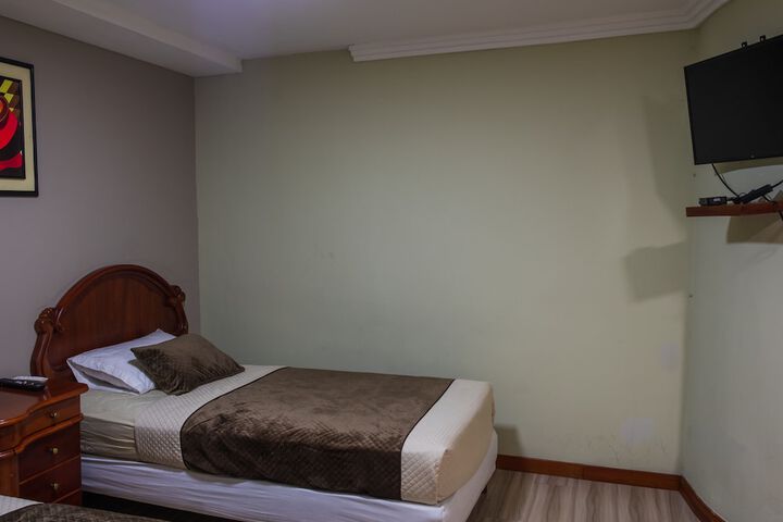 Room 14 of 144