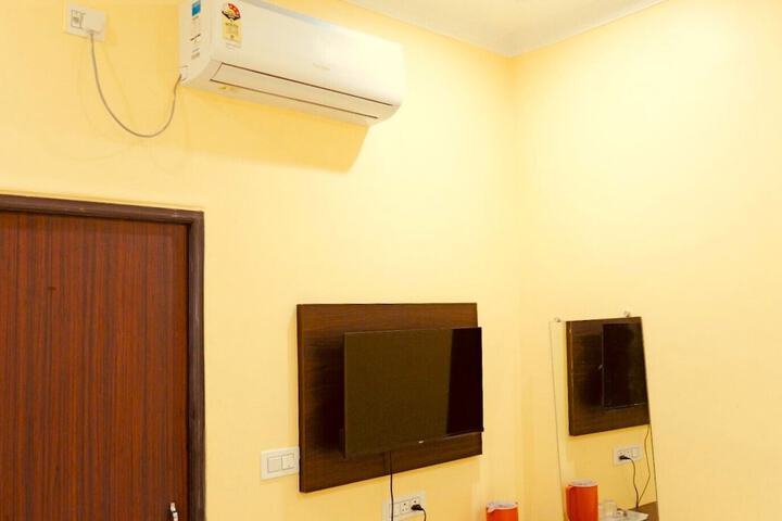 Room 20 of 29
