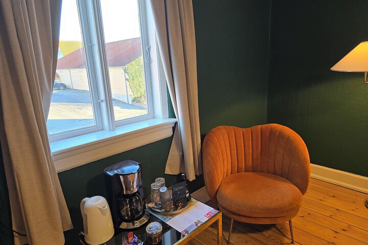 Room 4 of 21