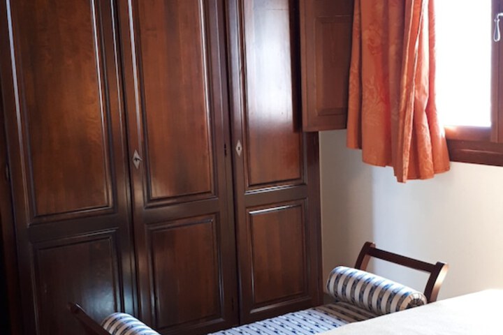 Room 26 of 74
