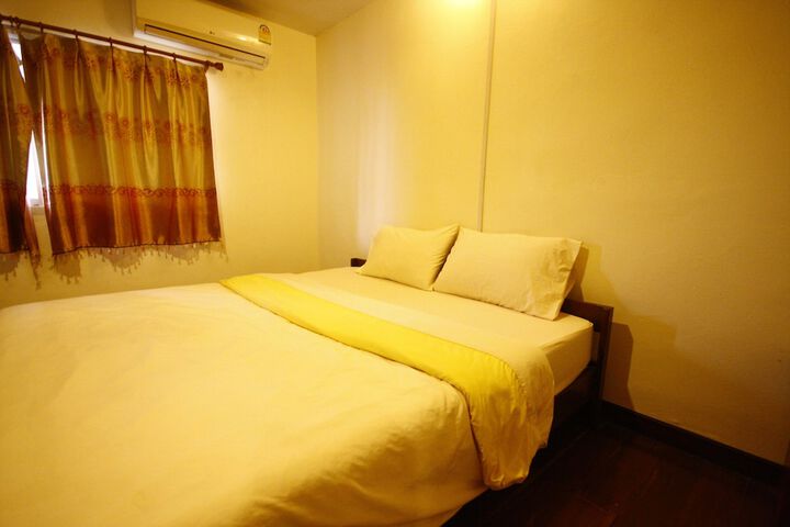 Room 13 of 19