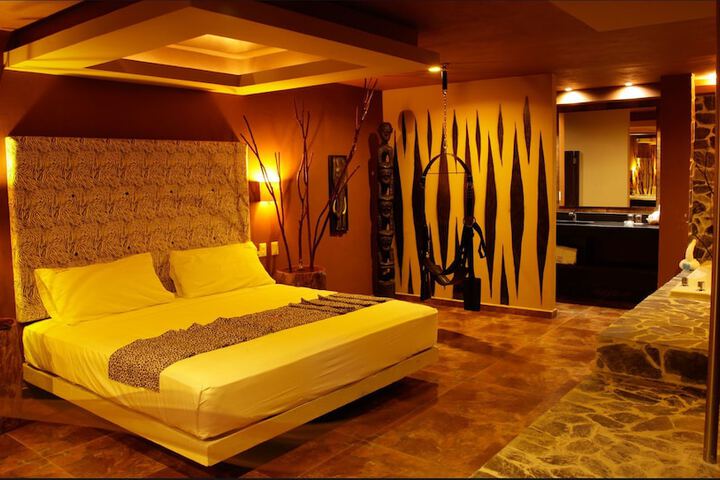 Room 3 of 70