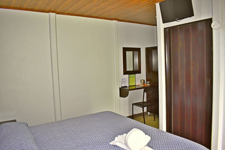 Room 12 of 117