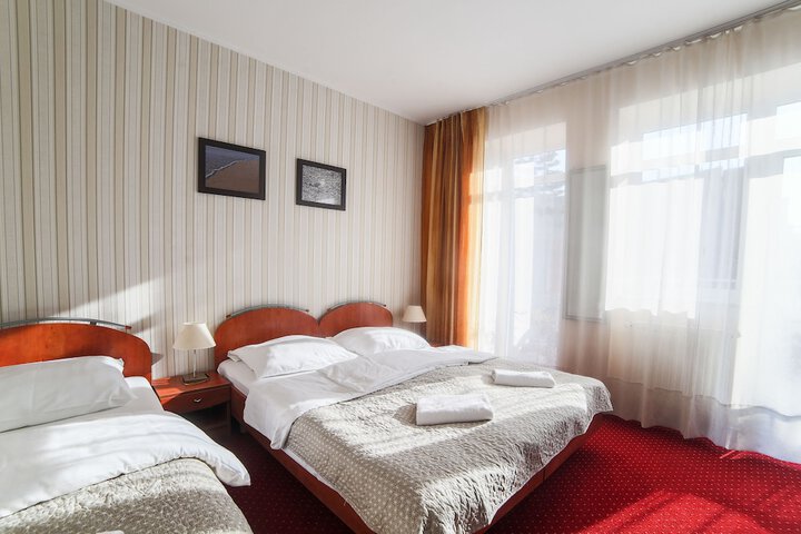 Room 5 of 68