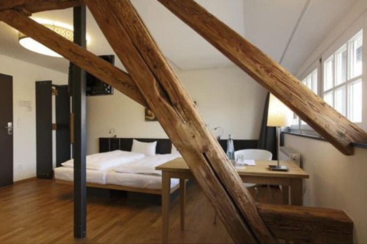 Room 3 of 42
