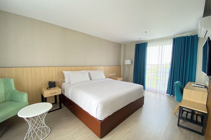 Room 5 of 19