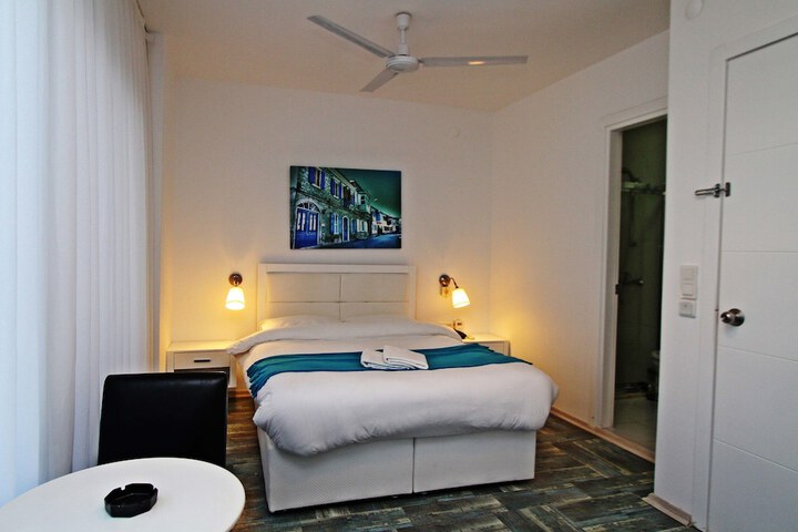 Room 15 of 258