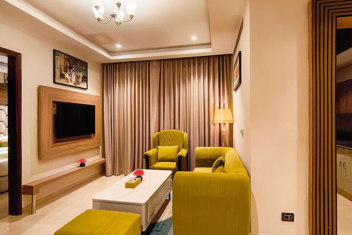 Room 53 of 93