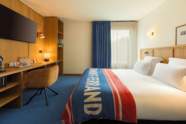 Room 28 of 71