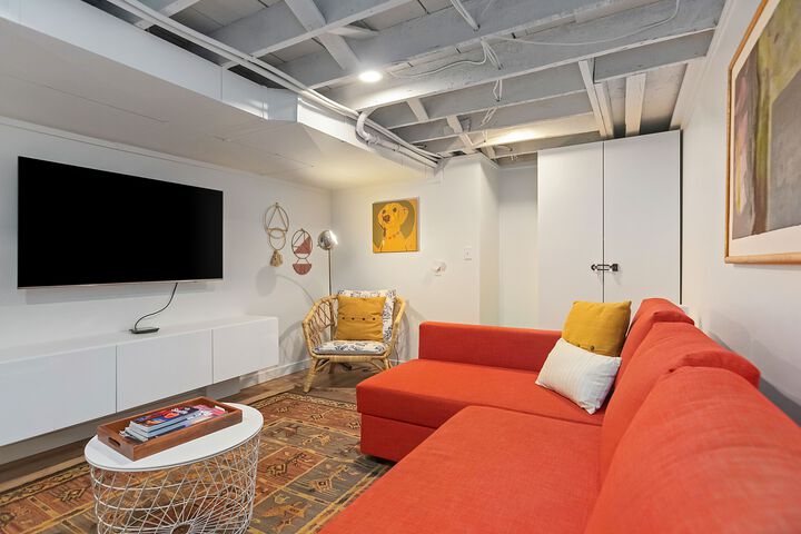 Room 8 of 23