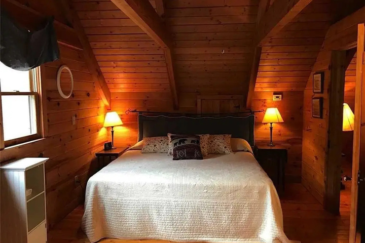 Room 4 of 19