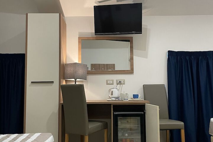 Room 12 of 35