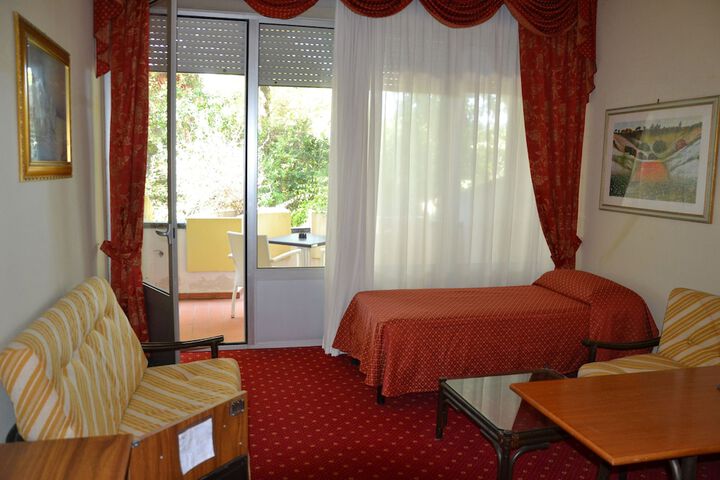 Room 15 of 53