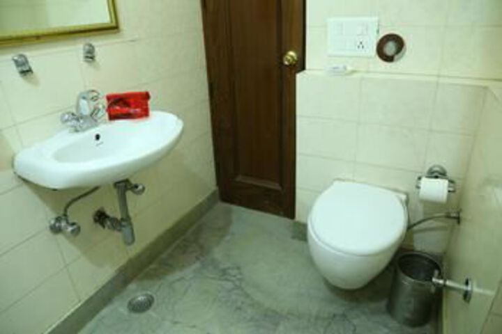 Room 4 of 20