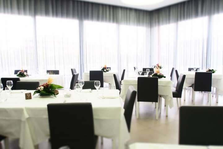 Dining 55 of 92