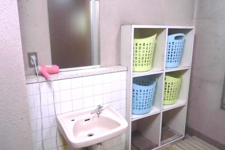 Room 10 of 21
