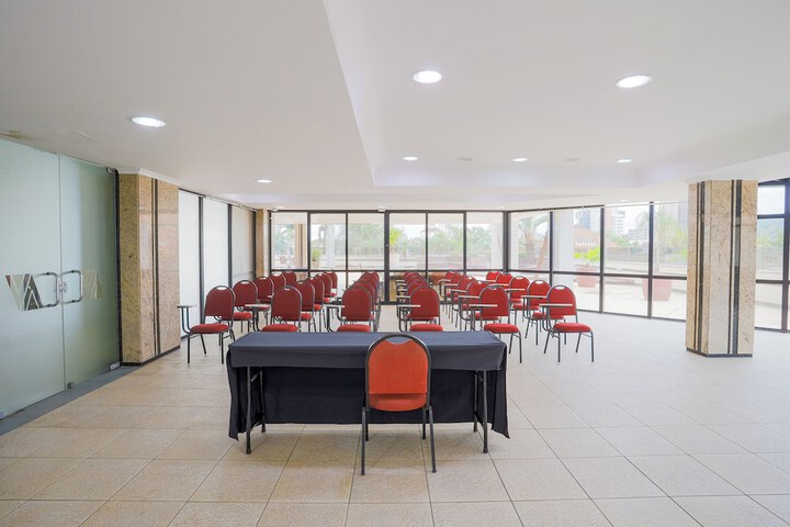 Ballroom/Hall 86 of 91