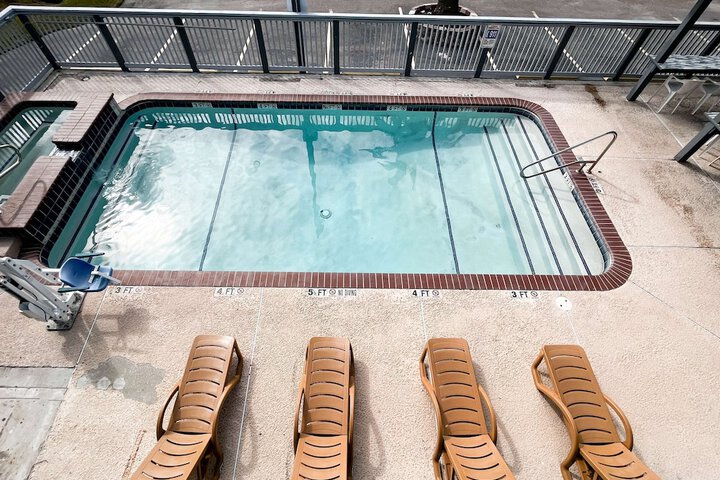 Pool 52 of 74