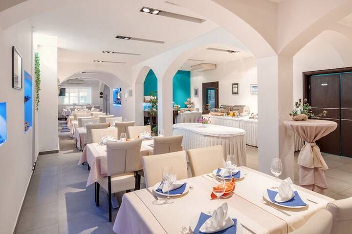 Dining 92 of 133