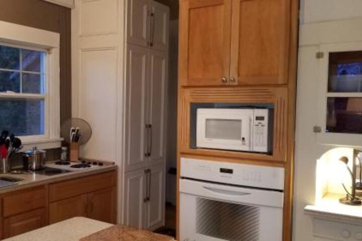 Copper Smarthouse HDTV HULU Keurig of Downtown in Klamath Falls, OR