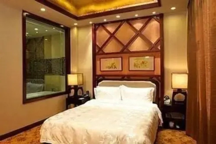 Room 3 of 8