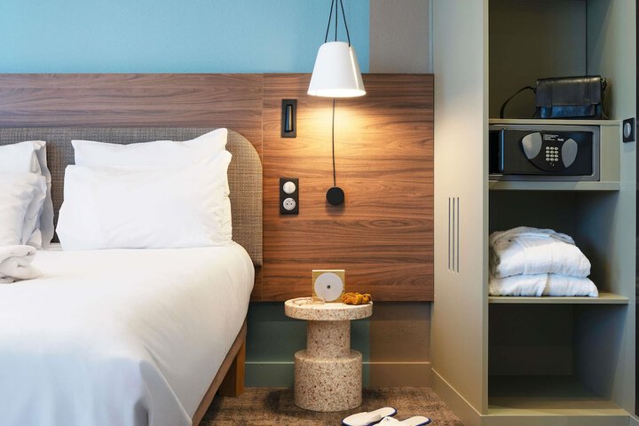 Room 3 of 48