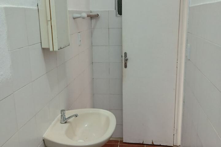 Room 20 of 29