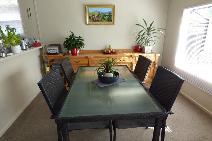 Dining 11 of 24