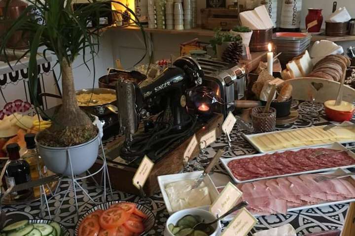 Dining 61 of 81