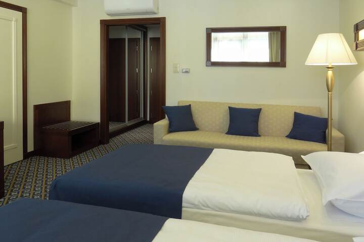 Room 19 of 51
