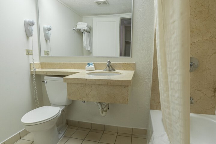 Room 35 of 59