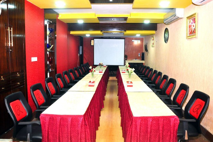 Ballroom/Hall 24 of 25