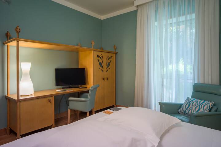 Room 10 of 56