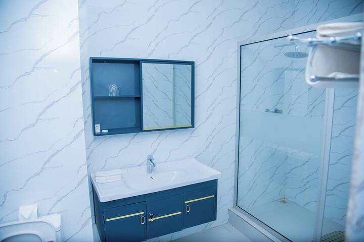 Room 4 of 27