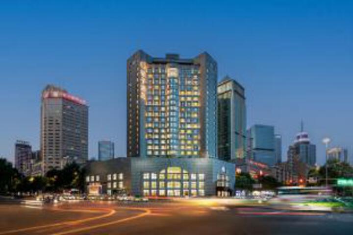 Orange Chengdu Chunxi Road Tianfu Plaza Hotel