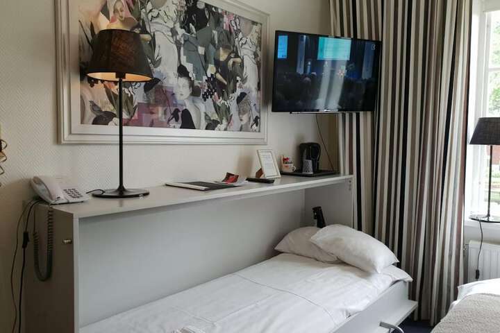 Room 17 of 53