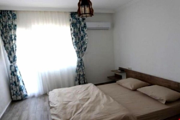 Room 4 of 15
