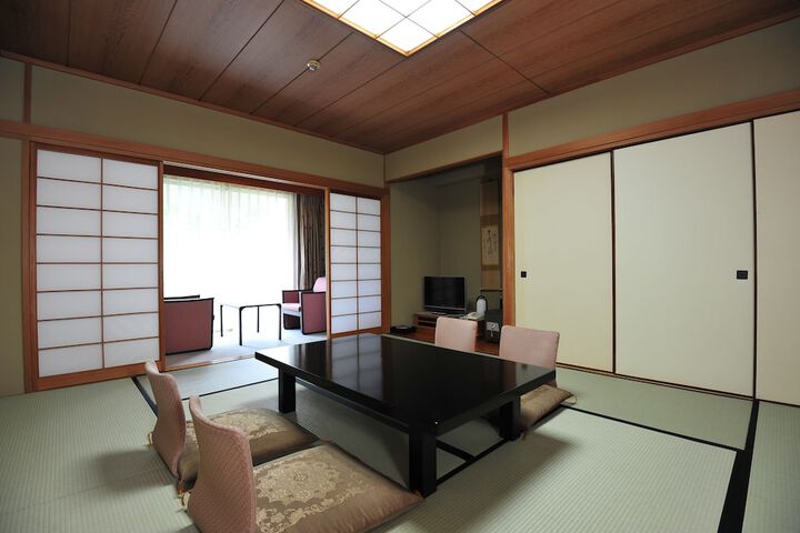 Room 5 of 50