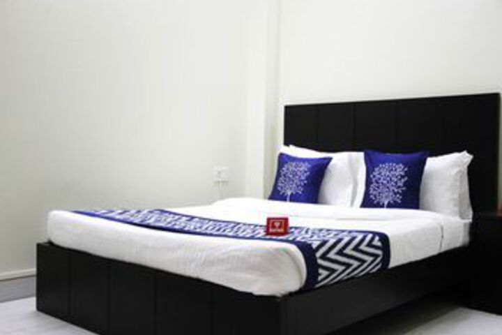 Room 12 of 25