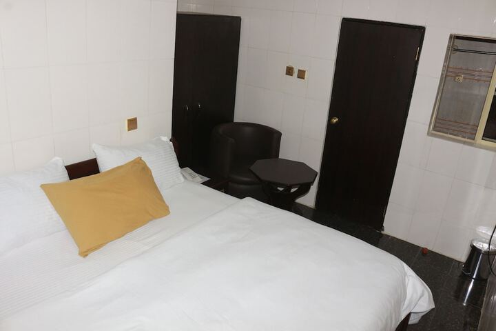 Room 2 of 15