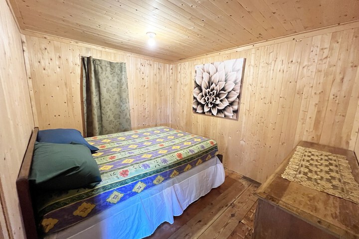 Room 6 of 68