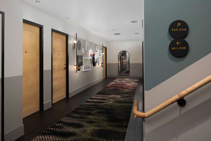 Ballroom/Hall 43 of 46