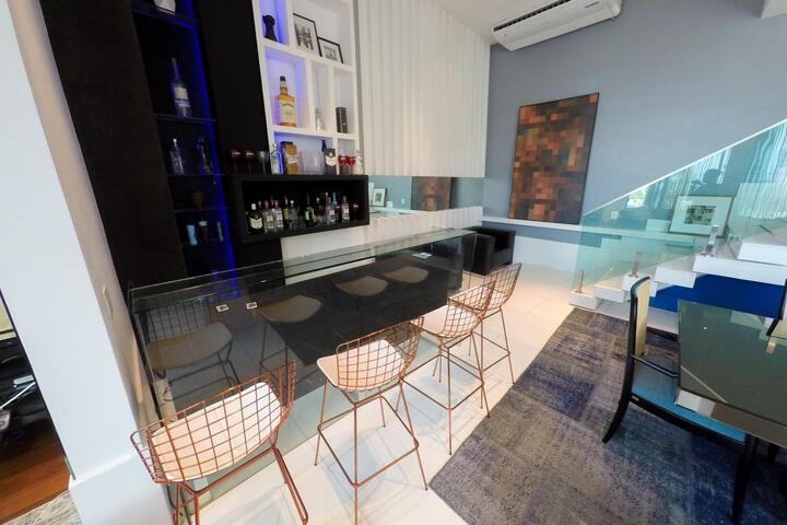 Lounge 87 of 146