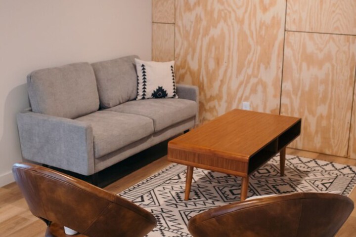 Lounge 369 of 510