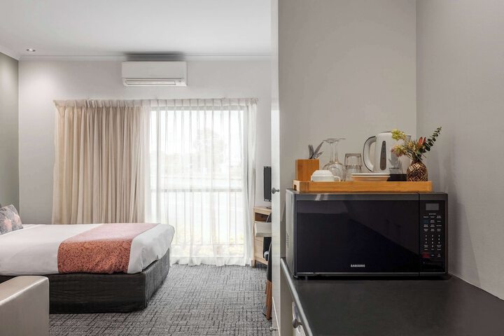 Room 25 of 47