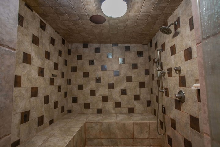 Room 100 of 148