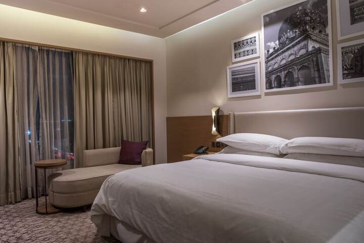 Room 17 of 112
